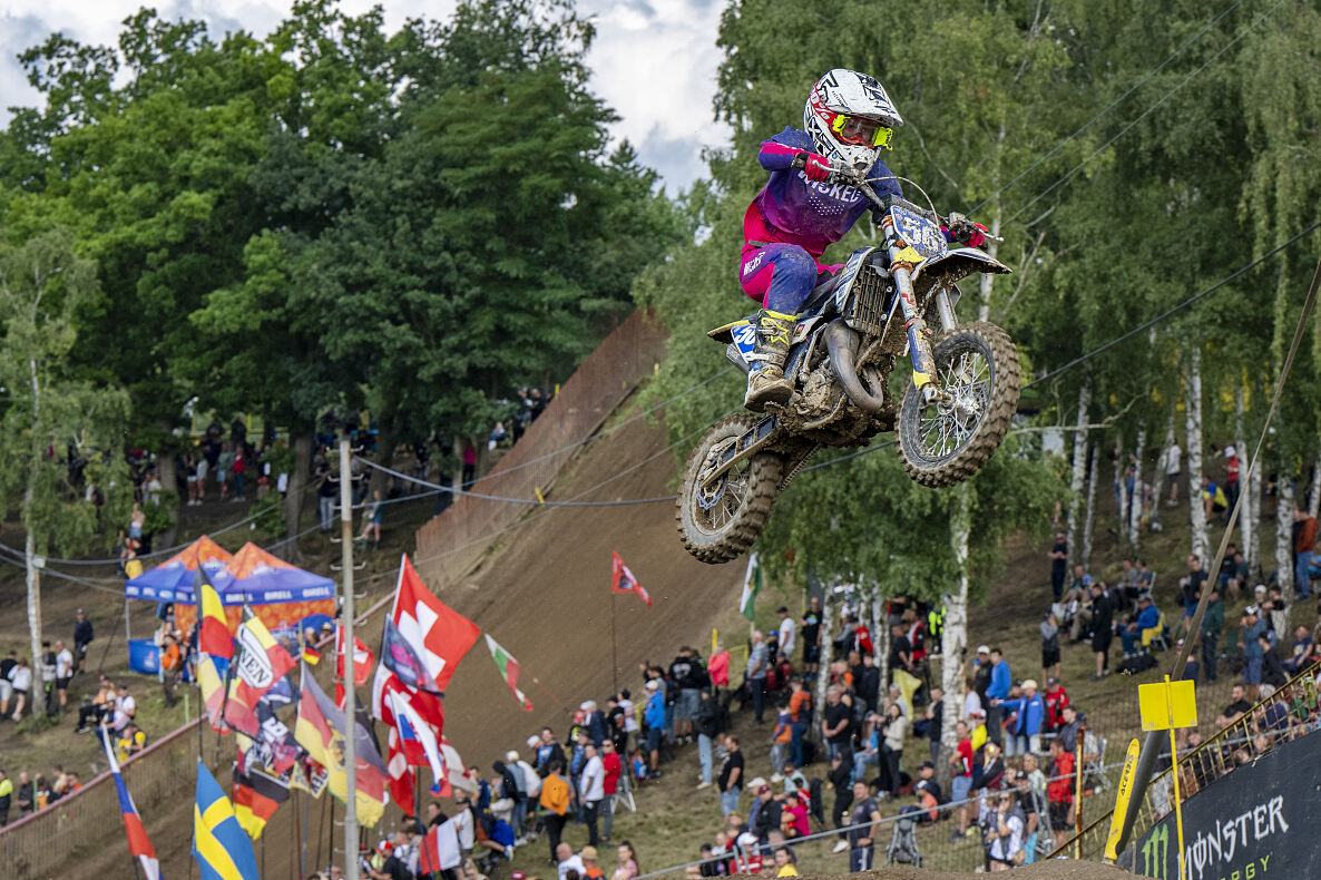 TotalMotorcycle's tweet image. #DeWolf #Lands #Fifth in #Loket as #Everts #Focuses on #Comeback: Kay #deWolf claimed #fifth overall with 6-4 finishes at the MXGP of Czech Republic, as Nestaan Husqvarna Factory Racing took on a demanding fourteenth round of the MX2 World Championship… dlvr.it/TM8BPz