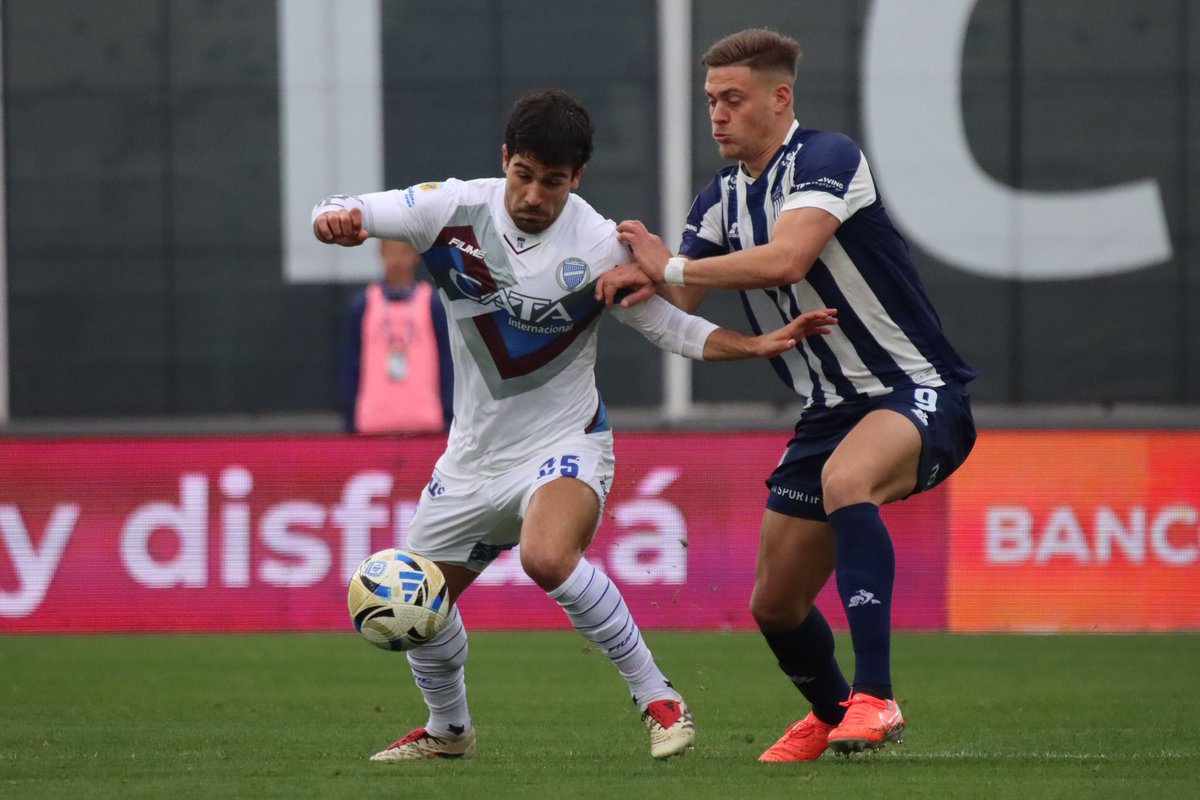 ClubGodoyCruz's tweet image. 📸 ¡Imágenes de la primera parte!

Talleres 0 🆚 0 Godoy Cruz

#JuegaGodoyCruz 💪
#VamosTomba 💙🤍