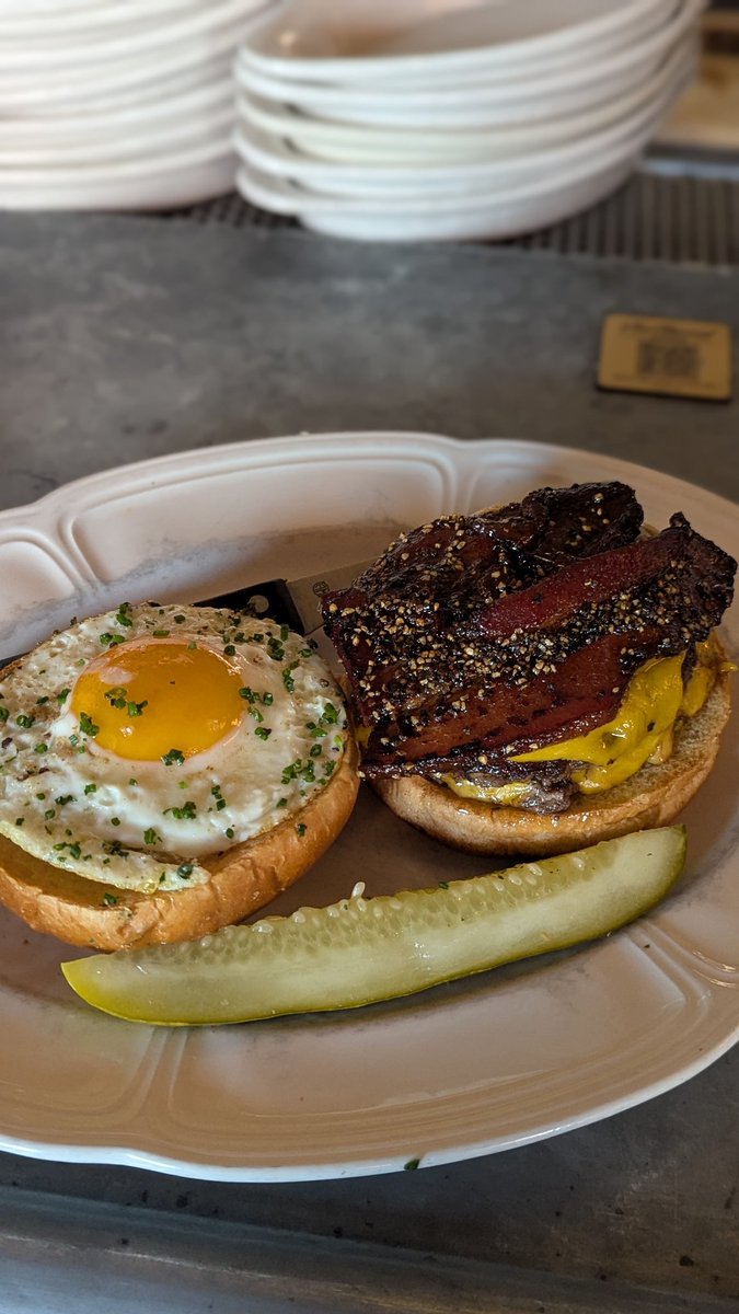 GotThatWMD's tweet image. Anyone who mocks American burger culture has clearly never been to Au Cheval. It may be the greatest burger I've ever had. Holy shit.