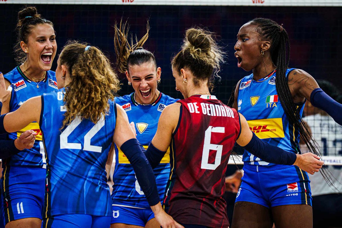 ItaliaTeam_it's tweet image. CAMPIONESSEEEEEEEEE 🤩
La Nazionale femminile di pallavolo batte il Brasile 3-1 in Polonia e... 😏
CONQUISTA LA NATIONS LEEEEEEAGUE!
Dalle regine olimpiche di #Paris2024 che cosa vi aspettavate??? 😌
INVINCIBILIIIIIIIIII 💚🤍❤️
#ItaliaTeam #VNL2025 #magliazzurra…