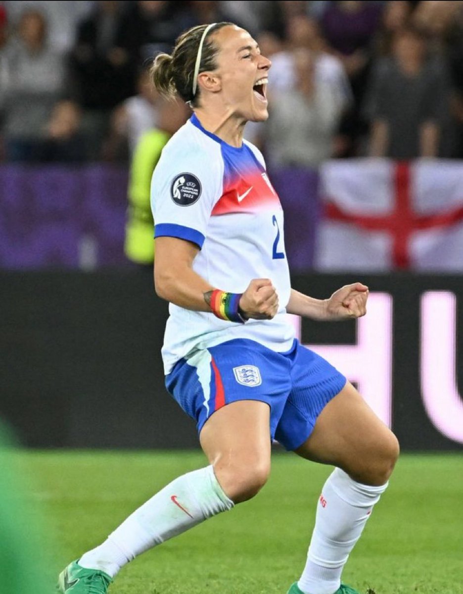 I know her name is Lucia Roberta Tough Bronze but my god playing with a fractured tibia just sums up how much Lucy is willing to do to play for her country! There will never be another <a href="/LucyBronze/">Lucy Bronze MBE</a>  and she deserves more credit 
One of my favourites for a reason! Incredible player