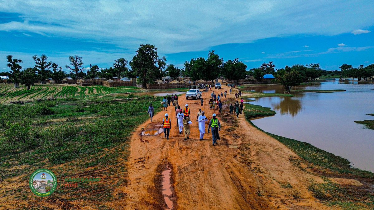 Kk_frontline's tweet image. Rural Development: Construction of 22.9KM road From Ajingi-Gulya to Gaya Road (Surface Dressing).
#AbbaIsWorking.
