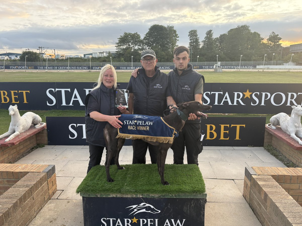 Race 9 - Star Pelaw Sprint

🥇4️⃣ Space Captain 7/1
🥈1️⃣ Ballinabola Eve 3/1 
🥉3️⃣ Mags Star 6/4

🕰️14.48

Winning Owner:- Mr K Kennedy 
Winning Trainer:-  Ken Kennedy