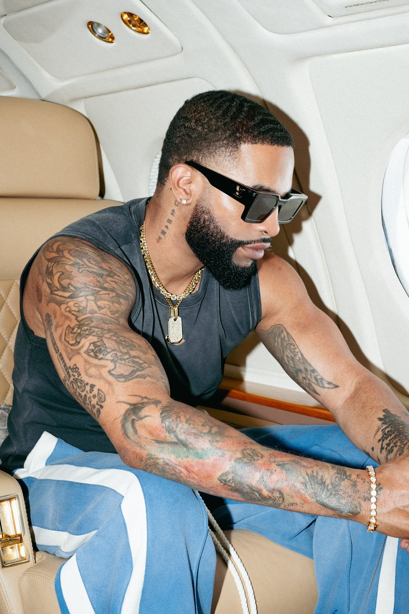 Nothing beats a jet 2 the next show 🛫 TX was nothing short of amazin. White Rum 0ut N0w