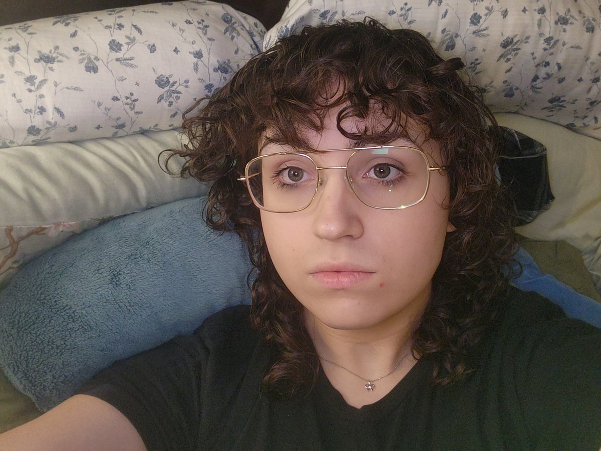 hypercyberdame's tweet image. hello this is my autistic son