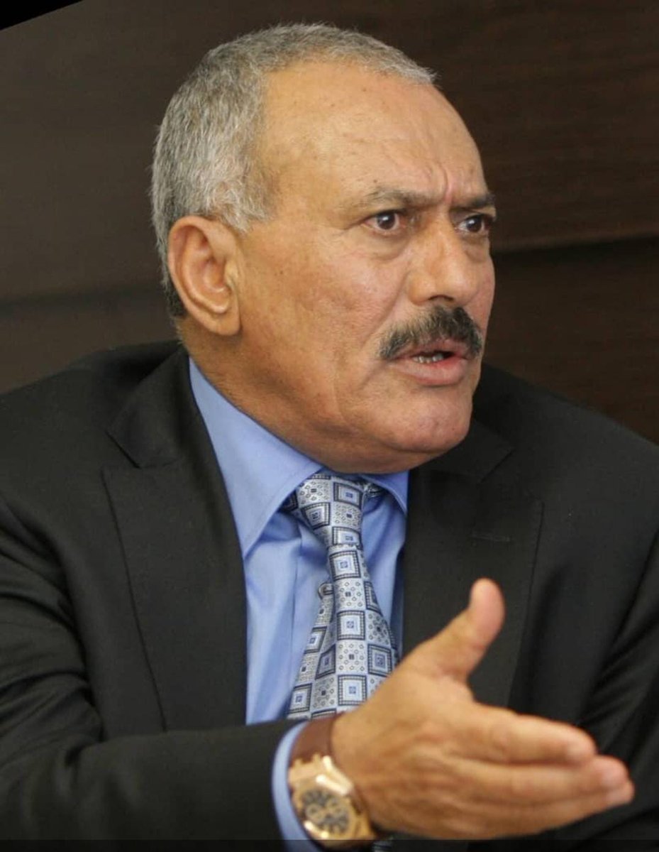 وقفَ الزعيمُ الصالح في وجه العاصفة، كما تقفُ الجبالُ في وجه الرياح، لا تزعزعها الصرخاتُ، ولا تُرهِبها العواصف. وحين تداعت جدرانُ الغدر من حوله، لم يلتفت إلى الوراء، ولم يُساوم على كرامته، بل سار نحو قدره بخطىً ثابتة.