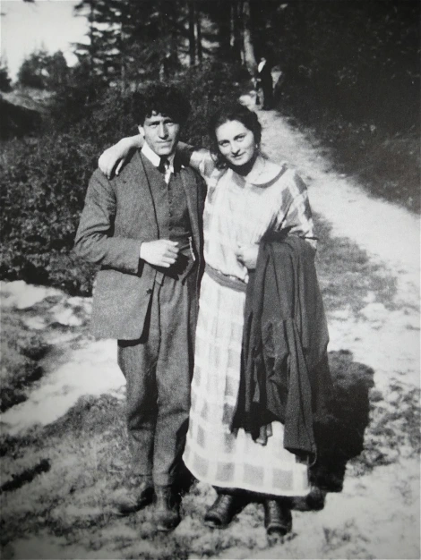 zarandillo's tweet image. Alberto with his sister Ottilia Giacometti,1923/24.