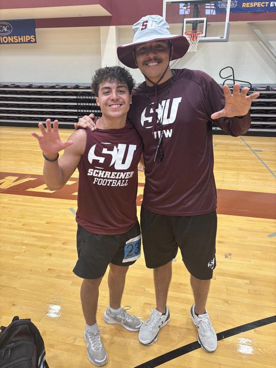 EthanRiojas4's tweet image. #AGTG After a great camp and conversation yesterday with @CoachLeatherman I am blessed and honored to receive my 3rd offer from Schreiner University!
@JeffHoweth7 @BasoreCoach @BFNDFball @coach_hallmark @coachkeithallen @CoachC_Lee @SchreinerFB
