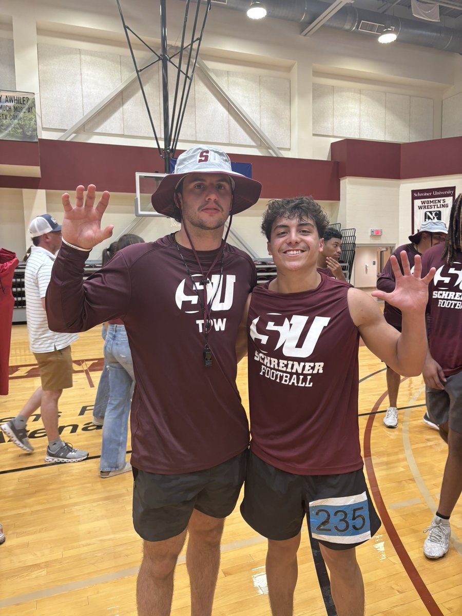 EthanRiojas4's tweet image. #AGTG After a great camp and conversation yesterday with @CoachLeatherman I am blessed and honored to receive my 3rd offer from Schreiner University!
@JeffHoweth7 @BasoreCoach @BFNDFball @coach_hallmark @coachkeithallen @CoachC_Lee @SchreinerFB