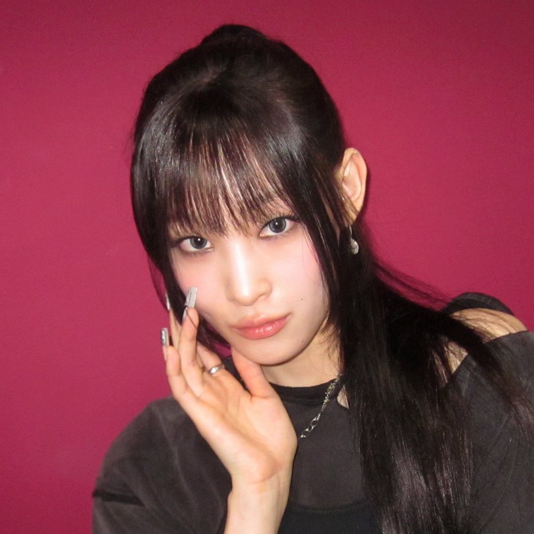 chartsadp's tweet image. [INFO] @ALLDAY_PROJECT #ANNIE expressed that when ALLDAY PROJECT first got introduced, the reception wasn’t all good. So despite their gratitude, the members were somewhat disappointed &amp;amp; confused on what the future held. 

#ALLDAYPROJECT #올데이프로젝트