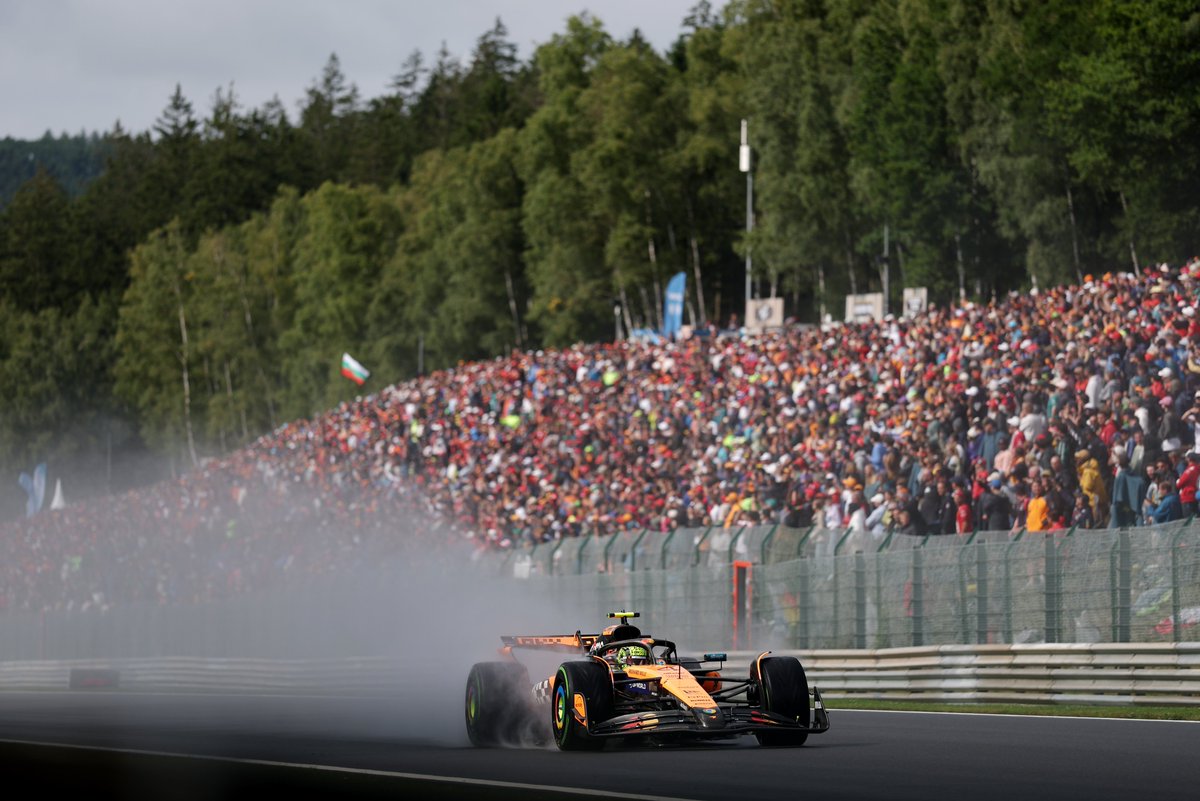 LN4's tweet image. lando takes the flag p2 in tricky conditions! another podium to add to his tally 👏
