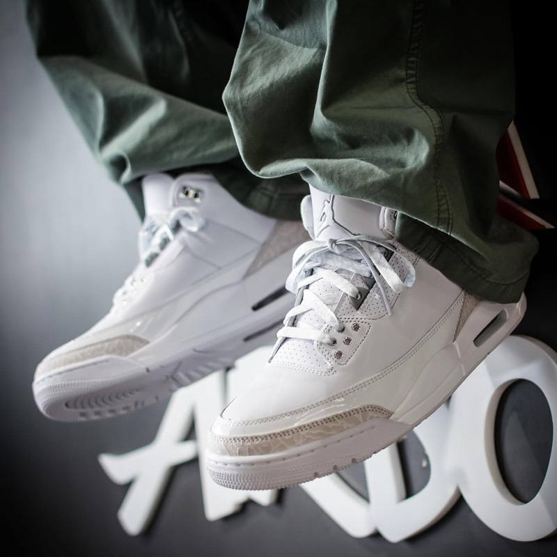 KicksDeals's tweet image. A solid range of size options are $40 OFF retail for the &quot;Pure Money&quot; Air Jordan 3 Retro at $164 + FREE shipping. Limited-time offer!

BUY HERE -&amp;gt; tinyurl.com/2whpvse2 (use promo code SPORT at checkout)