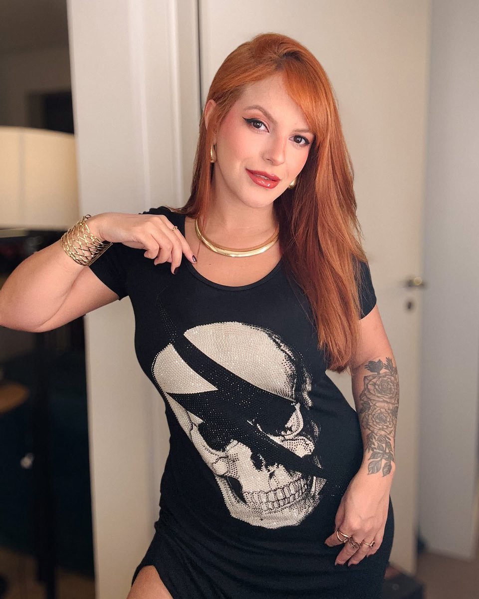 nathaliamp4's tweet image. 🚨 EXPOSED DO JOAQUIN TEIXEIRA
chegou o momento que eu não queria: o vô perguntou meu estado civil nesta foto.
mas, pasmem… eu tenho tatuagens. às vezes corto a franja também… não no estilo rivotril, claro, mas corto. kkkkk e o vô repudia essas características diuturnamente.…
