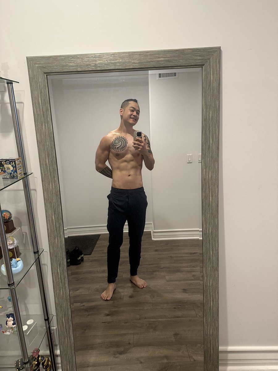 JCM1117's tweet image. TLDR : just compare urself to u and try to be the best u that u can b!
was talking to @jansuko999 last night about this. i think ppl usually greatly underestimate their own body fat. 8-10% is like... omega lean hahah.
currently id put myself in that 13-15% range, and normally i…