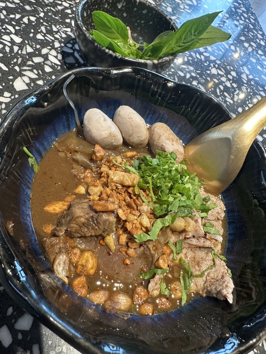 กินเตี๋ยวกัน🤟