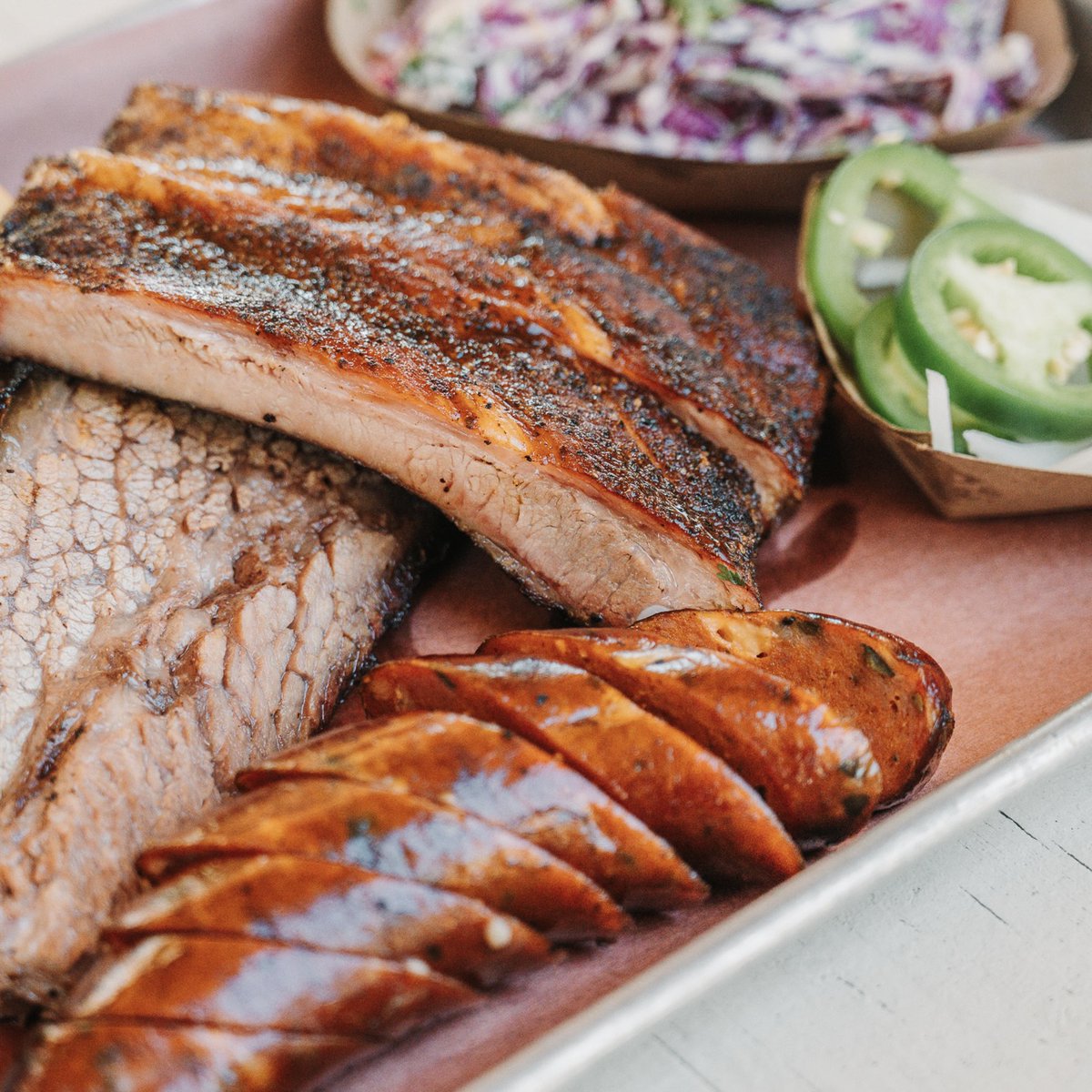 HurtadoBBQ's tweet image. 🌶️ Introducing The Poblano Jack — our new sausage made with fresh roasted poblano peppers and pepper jack cheese!
The fresh poblanos add a pop of brightness and just the right hint of spice, while the pepper jack cheese carries the rest of the heat. Savory, cheesy & spicy — it’s…