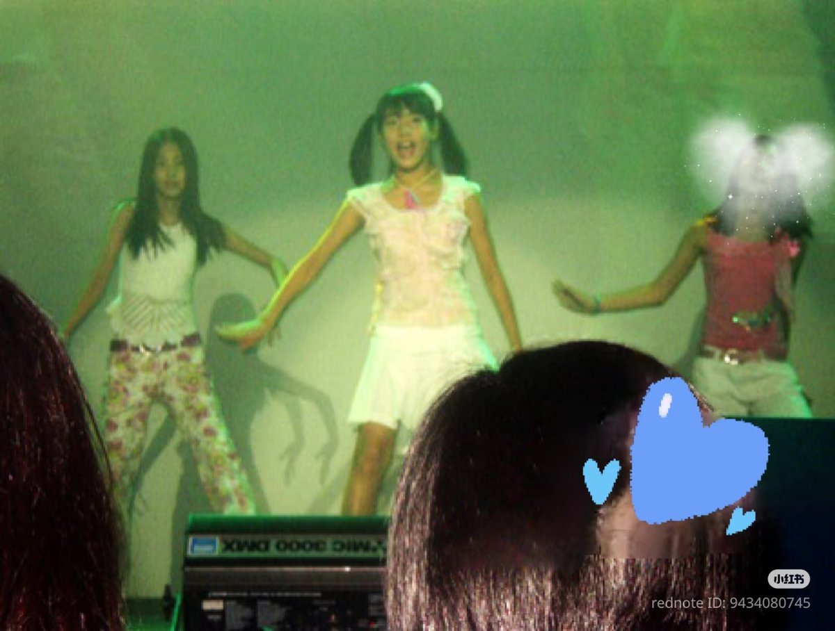 taeresnosliramu's tweet image. photos of Girls' Generation's performances before their debut
pic 1 seohyun, jang ha jin
pic 2 kim ye jin, sooyoung, jessica
pic 3 jessica
© xhs