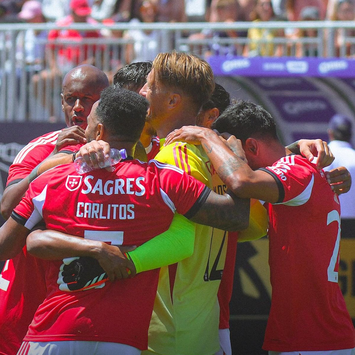 InformGlorious2's tweet image. O SL Benfica perdeu com o FC Porto por 2-1, na final da Liga Portugal Legends. André Almeida marcou o golo. #LPLegends