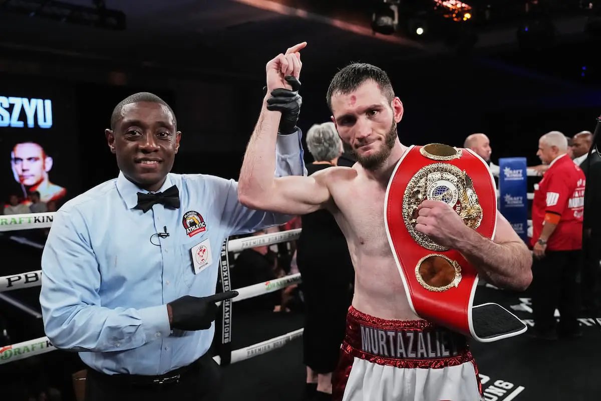 BOXRAW's tweet image. 👑 Current light-middleweight World Champions:

🏆 Sebastian Fundora 
🏆 Terence Crawford 
🏆 Xander Zayas
🏆 Bakhram Murtazaliev

🔥 Which fights would you like to see next? #ZayasGarcia
