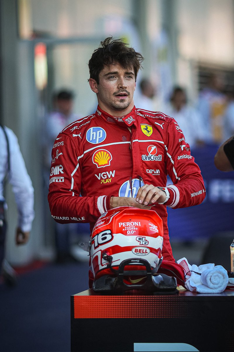 Piloto de la carrera. Piloto del momento. Top de la temporada. Salvando los trapos de Ferrari una vez más, se va a haciendo costumbre. 
A ver cuando se dignan a hacerle un auto como se merece