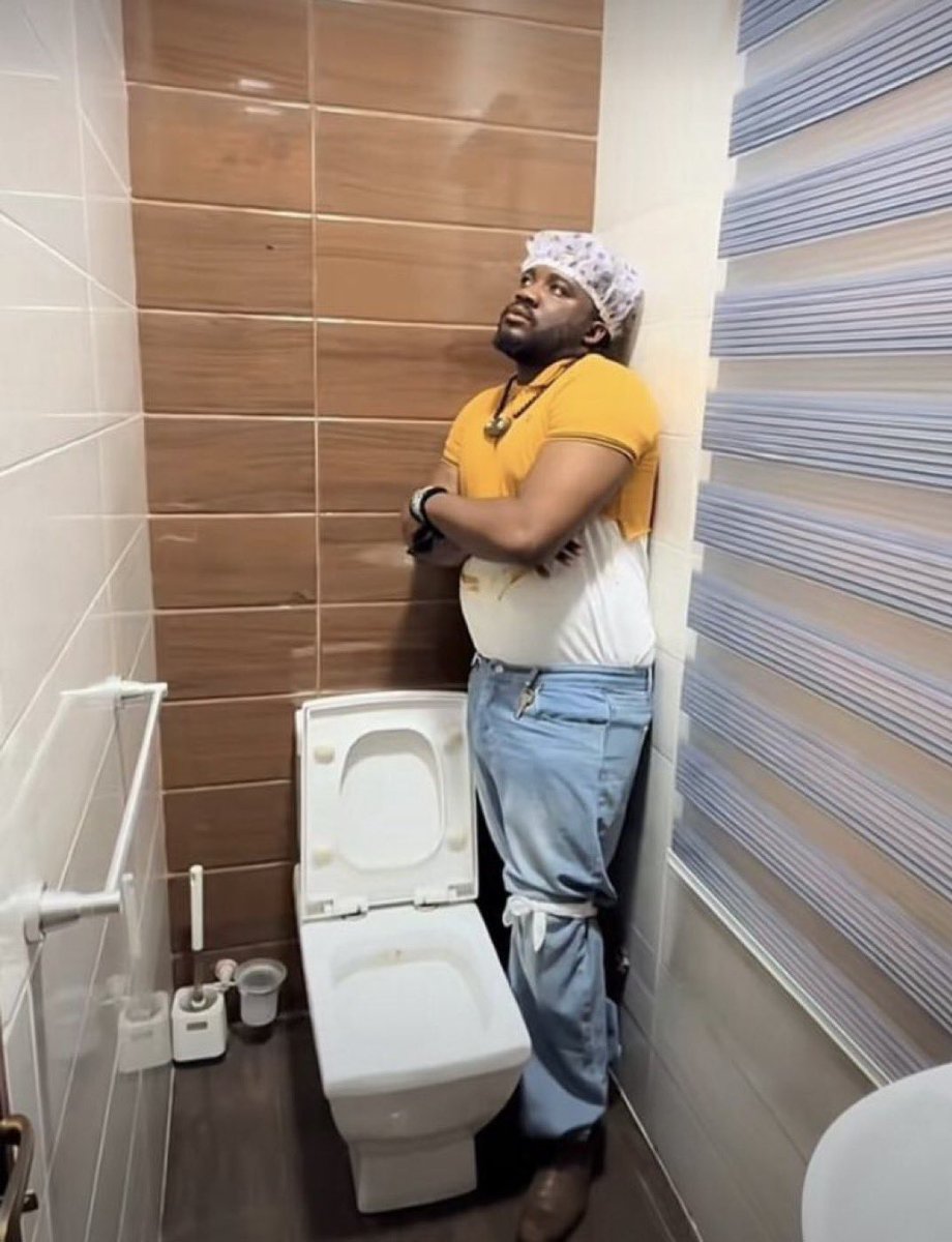Jittermaxi's tweet image. I remember when I get better money last 2,3 months and I've been planning that once I get am i go buy burger,sharwarma,ice cream pizza all chops chops just enjoy
Money enter hand,I see am,to buy I freeze😂😂,because if he finish,he go tey ooo😂😭
Still take icream once in a…
