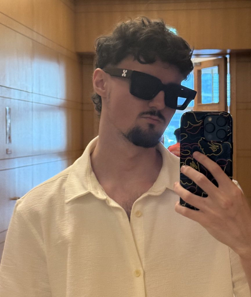 0xEthanDG's tweet image. My mantra is MAKE DAT MONEY 💸