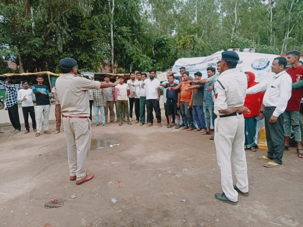 Umaria_SP's tweet image. "नशे से दूरी,है जरूरी" अभियान के तहत जागरूकता कार्यक्रम एवं हस्ताक्षर अभियान
#नशे_से_दूरी_है_जरूरी
#SayNoToDrugs
#nashamuktmp
@DGP_MP
@ianuragIPS
@MPPoliceDeptt
@mohdept
