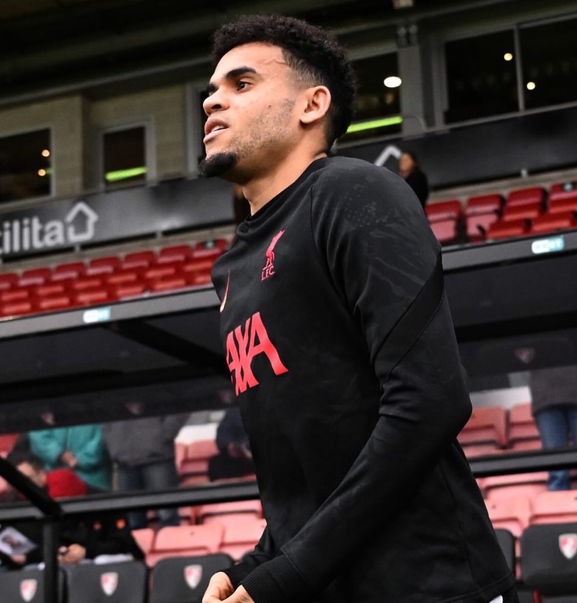 PSierraR's tweet image. 🚨 Con 75M€, Luis Díaz (28) se convertirá en el tercer fichaje más alto en la historia del #BayernMúnich, tras Harry Kane (95M€) y Lucas Hernández (80M€) 🇨🇴🤝🏼🇩🇪
👀 Además, es la tercera venta más alta del #Liverpool, después de Philippe Coutinho (135M€) y Luis Suárez (81M€)