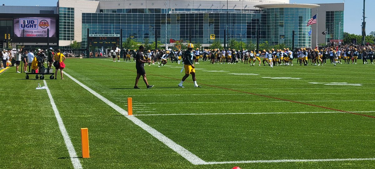 PackerfanMKEGRB's tweet image. Quay Walker getting started on his work right away #TrainingCamp2025 #GoPackGo