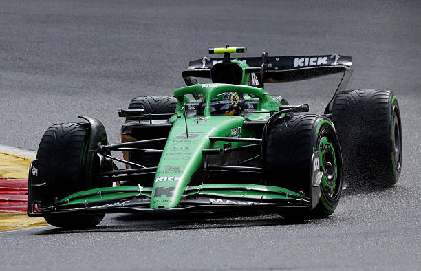 UpdatesGB5's tweet image. 🏁 Fim do Grande Prêmio da Bélgica. Gabriel pontua pela segunda vez na temporada! Ele começou em P10 terminou P9. Corrida extremamente importante pro Gabriel, primeira vez que ele completa uma corrida de condições mistas na F1, além disso ele também soube controlar o ritmo e os…