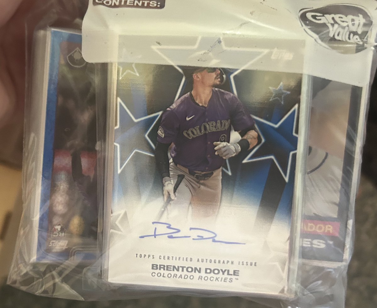 Alright gang who’s heading to the game today? I’ve got Os cards for Os fans and if I manage to find a Rockies fan in passing they’re taking home a bunch of Rockies cards. #Birdland
