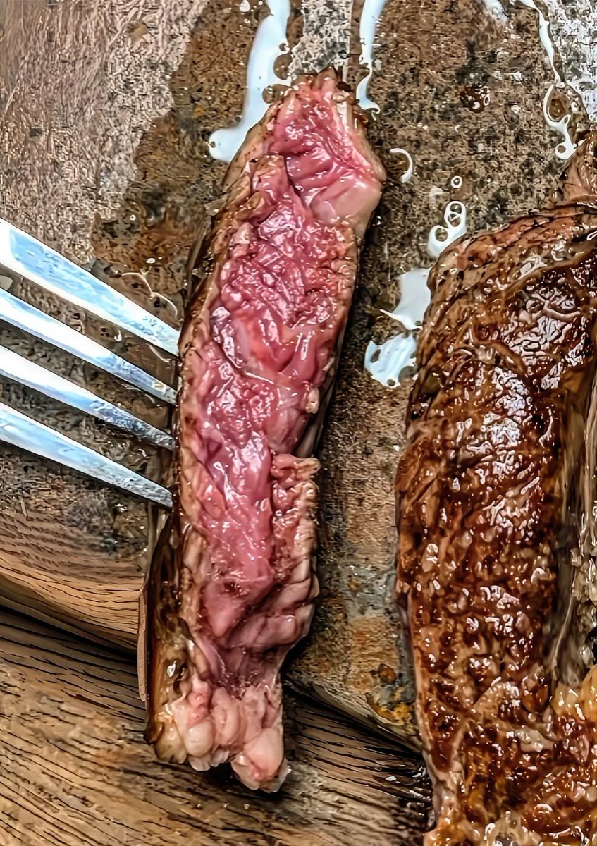 ferraribsas's tweet image. No sé, cosas que pueden pasar en casa un día cualquiera.
Espero que no me caiga ningún agropoeta [ se lo robé a @_Chucara ] a explicarme como debería asar para que a él le gusten mis fotos 😉