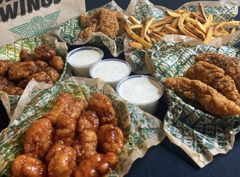 trillianaa's tweet image. wingstop eats.