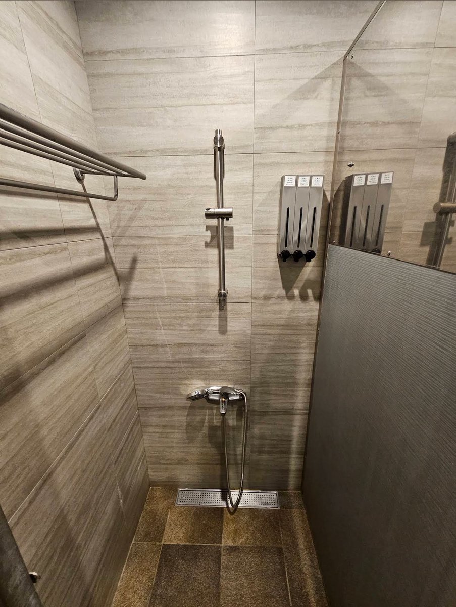 全身上鎖 tweet media