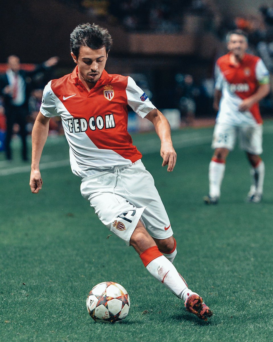 Ligue1_POR's tweet image. Essa é do tempo em que o Bernardo Silva desfilava pela França 🔙
