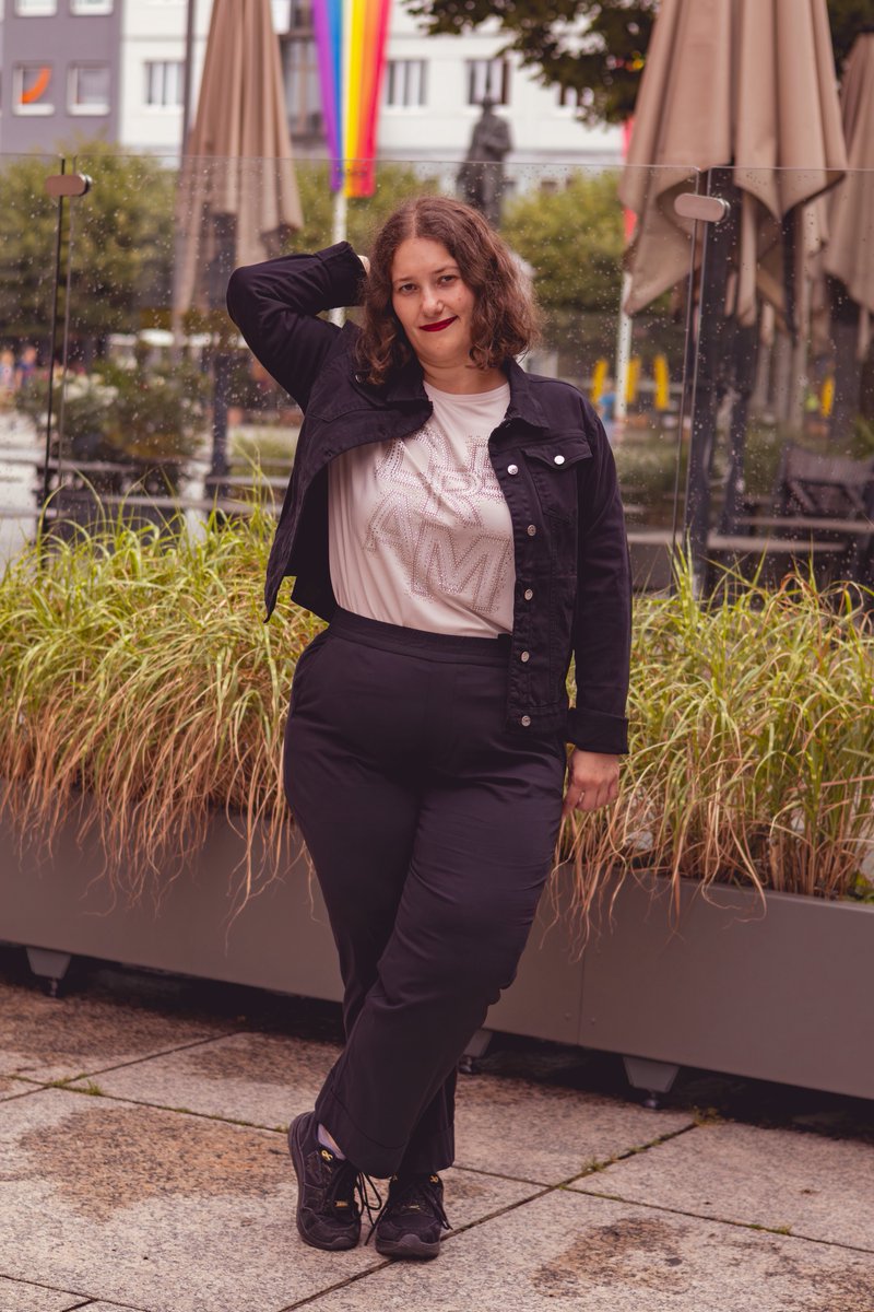 Miriam 🌈 (she/they) tweet media