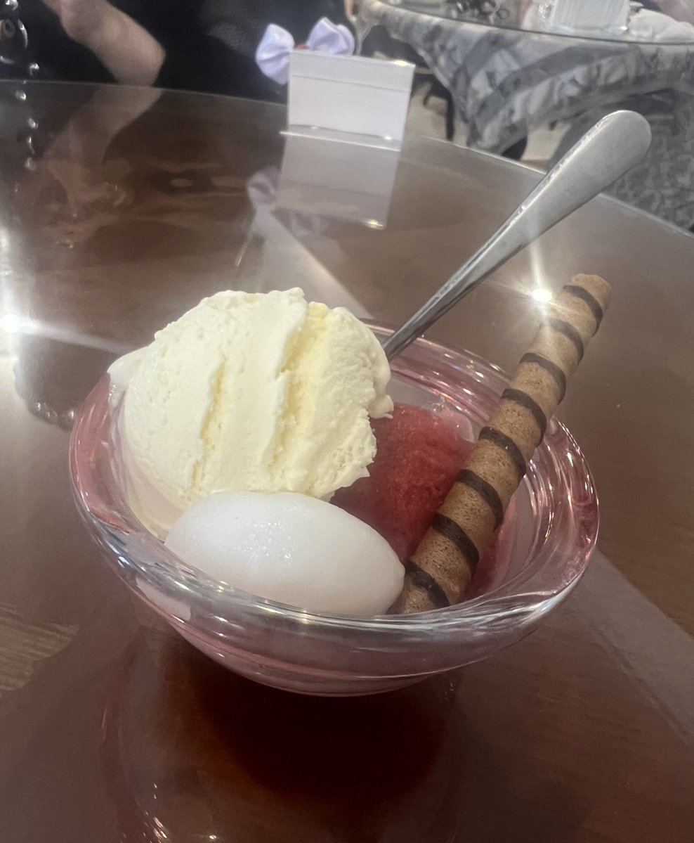 beniko0817's tweet image. 本日マジマザお茶会参加してました！
いろんな方とお話しできてとっても楽しかったです🥰
ケーキもアイスも紅茶も美味しかった〜🫖