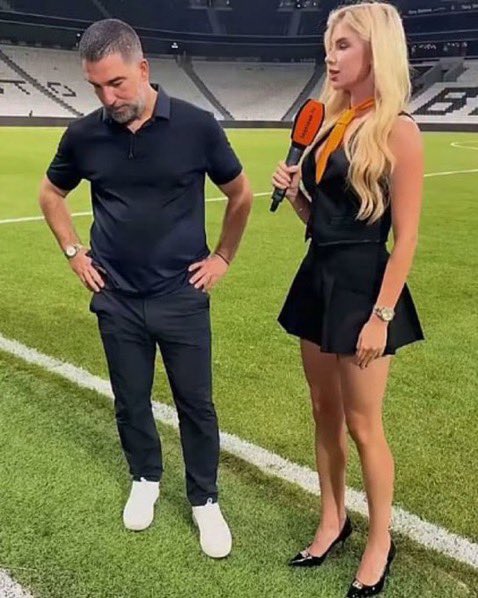 internethaber's tweet image. Ahmet Hakan'dan Arda Turan'a:
"Karşındakini zihninde 'alımlı bir genç kadın' olarak değil de 'işini yapan muhabir' olarak kodlarsan şekilden şekle girmene kalmaz."