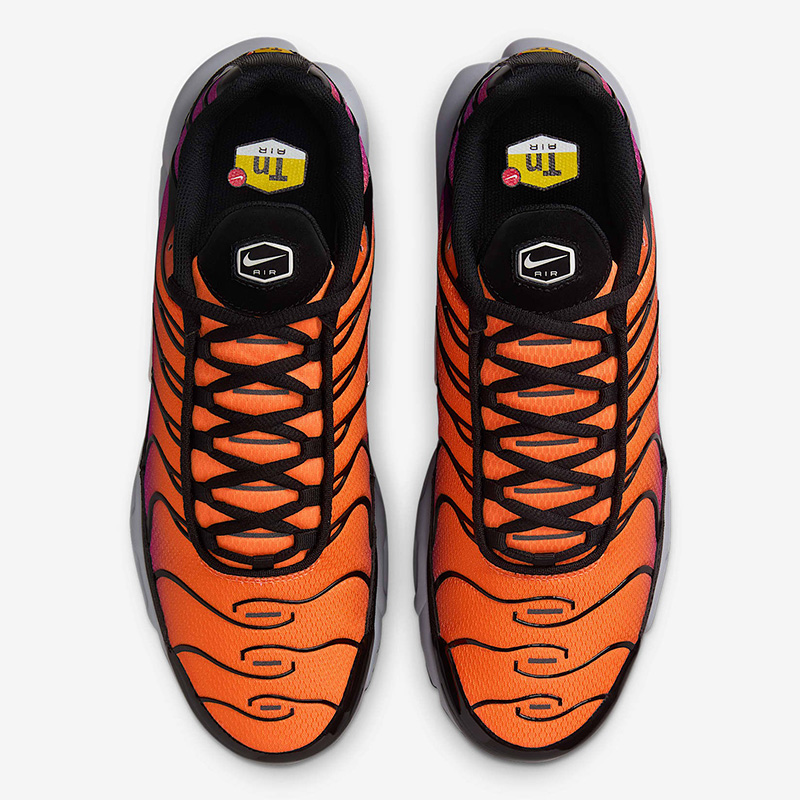 KicksDeals's tweet image. The black/total orange-vivid purple Nike Air Max Plus is $85 OFF for a limited time at $94.38 + FREE shipping.

BUY HERE -&amp;gt; tinyurl.com/yuab6pm3 (use promo code SPORT at checkout)