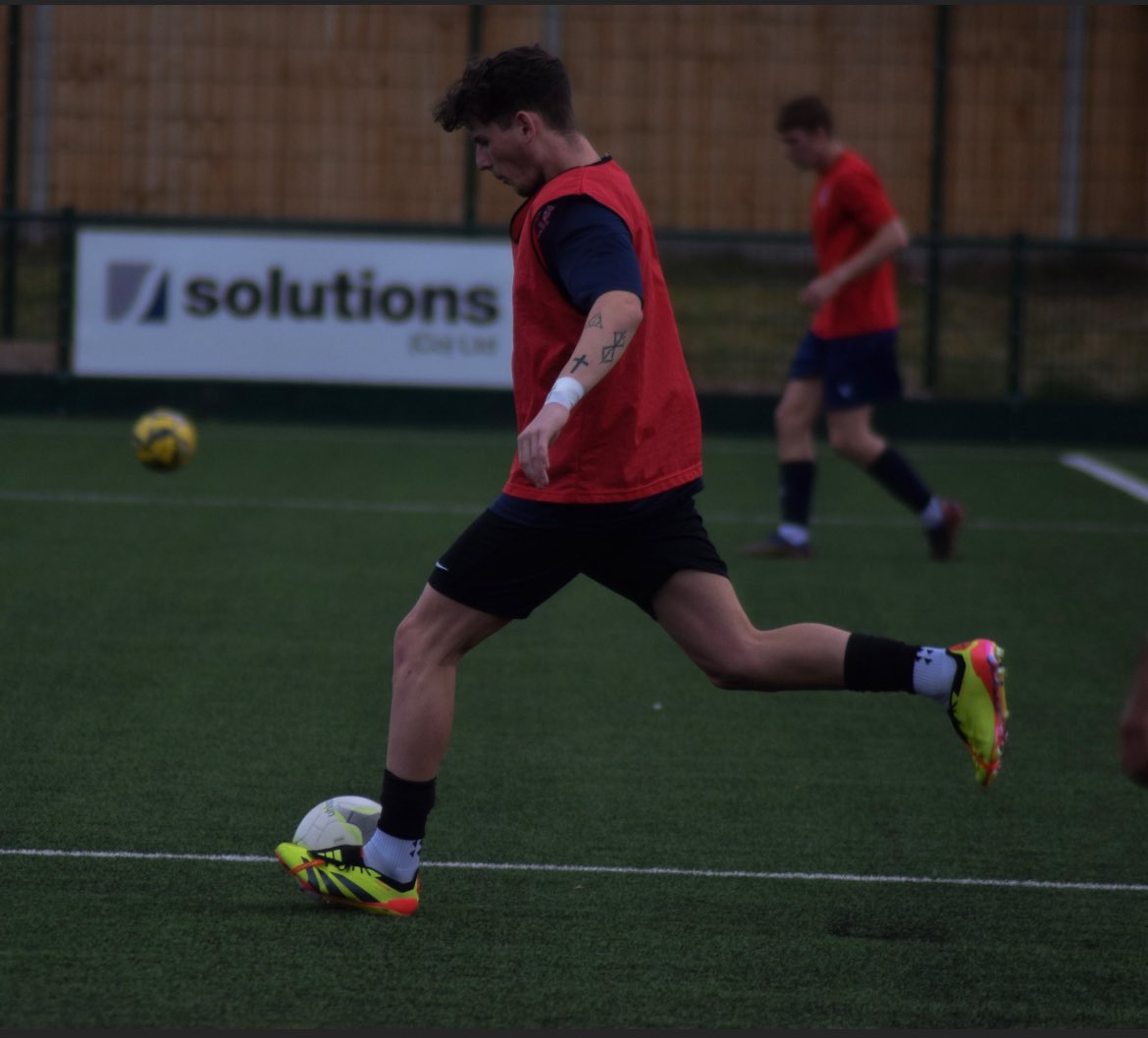 Name: Charlie Melville
Age: 23
Location: SW London
Position: RB | RM
Previous Clubs: Staines Town FC, Sheerwater FC, Banstead Athletic FC.

Level looking for: Step 5-6