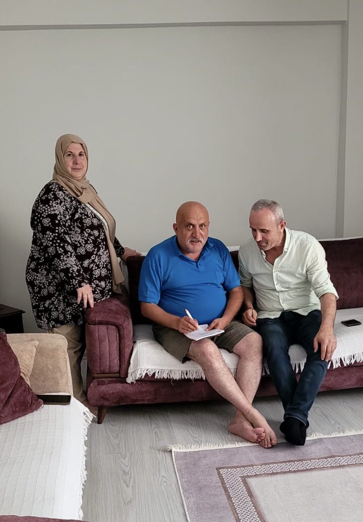 Komşularımıza Seferlerimiz Devam Ediyor!

📍Siyavuşpaşa Mahallesi 
📍Cumhuriyet Mahallesi

Gönüllere giriyoruz, köprüler kuruyoruz, komşularımızla hemhal oluyoruz. AK Parti Ailemize yeni üyelerimizi dahil ederek gücümüzü artırıyoruz.

Gösterilen ilgiye, muhabbete, sevgiye