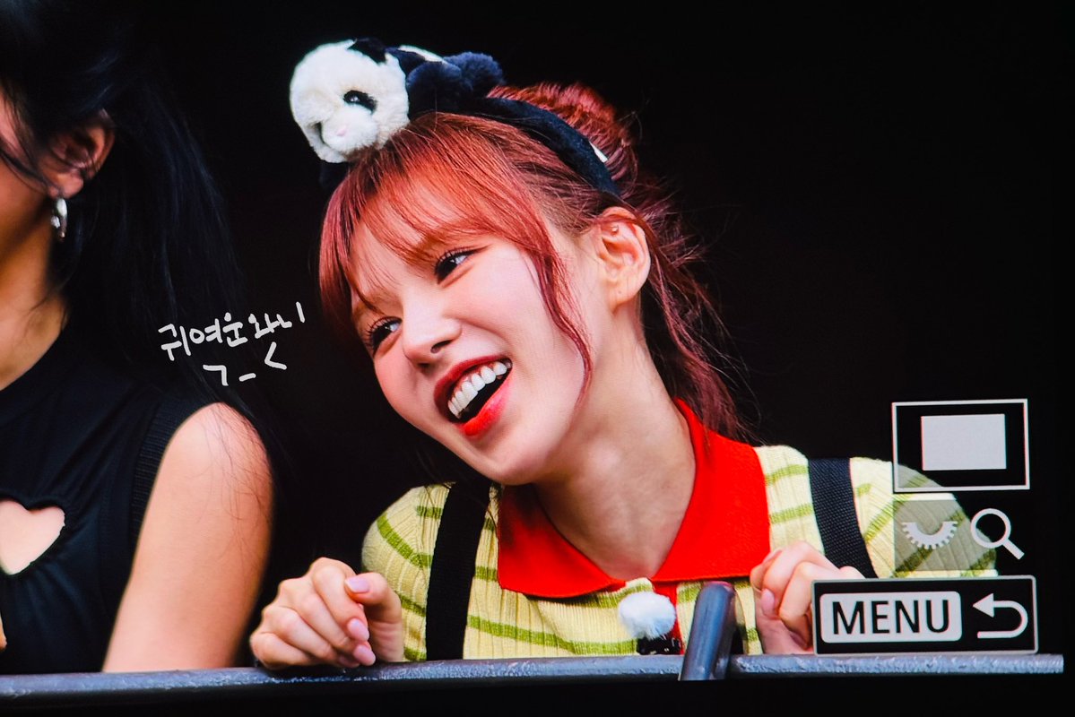 wenever940221's tweet image. 250727 #웬디 #WENDY 
쌍둥바오를 귀여워하는 와니바오를 귀여워하는 나