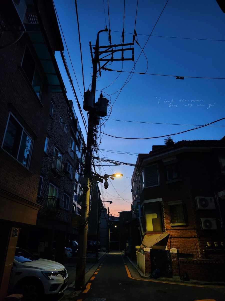 너는 그렇게 또 멀리 달아나 버렸다