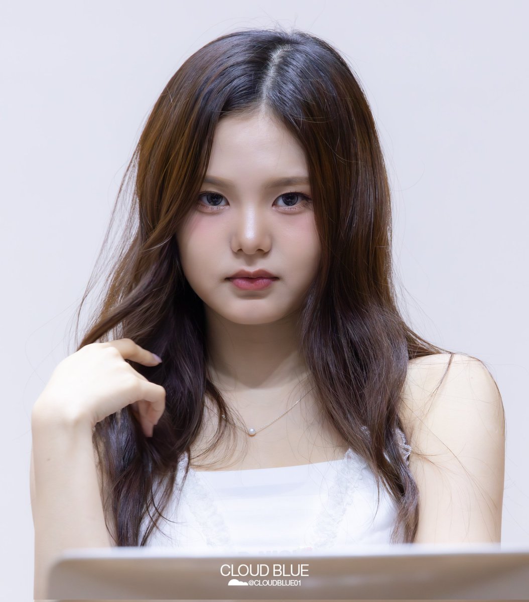 Cloudblue01's tweet image. 250727 KIIRAS
키라스 퍼스트뮤직 Fan sign
링링
#키라스 #KIIRAS #링링 #LingLing