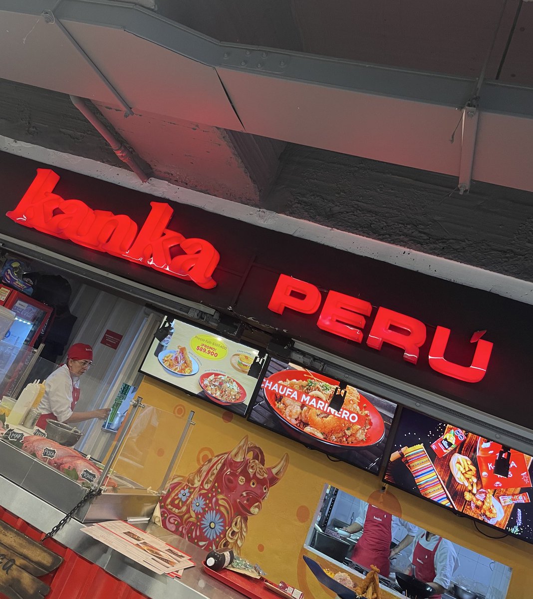 yangfiry's tweet image. me da mucha risa que cada que salgo me encuentro a perú
