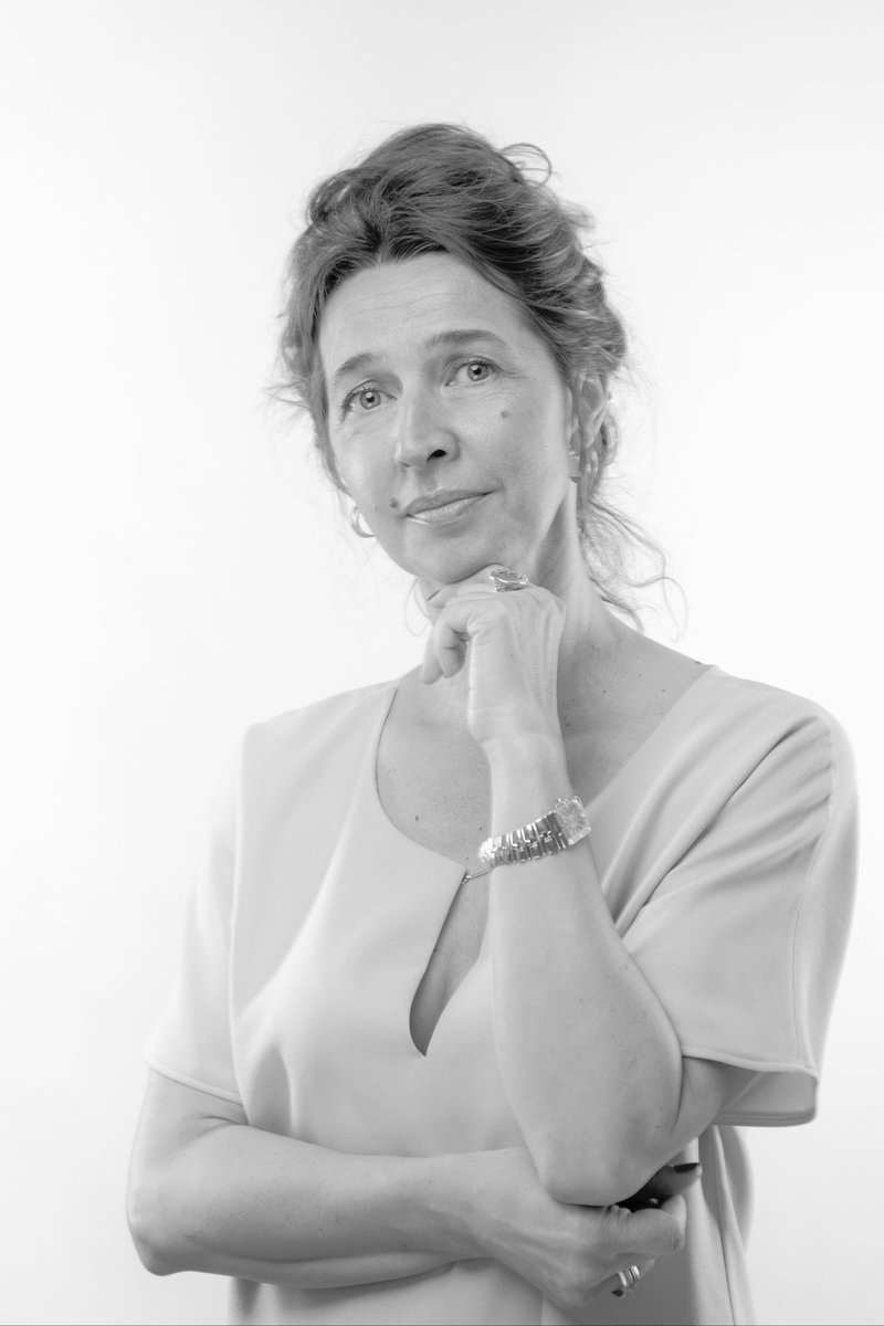 MS_Platforma's tweet image. Danas je 4 godine kako nas je napustila naša divna i voljena Prof. Dr Dragana Obradović.

Zauvek ostaje da nam nedostaje njen glas, pogled, mišljenje, ona!

Redak talenat i vrhunski poznavalac svoje struke!

Večna joj slava i hvala! 🧡