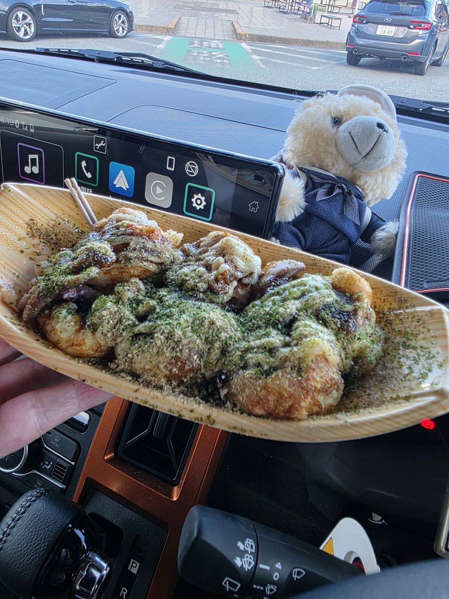 kirasanmi's tweet image. 帰りのSAで食べた たこ焼き