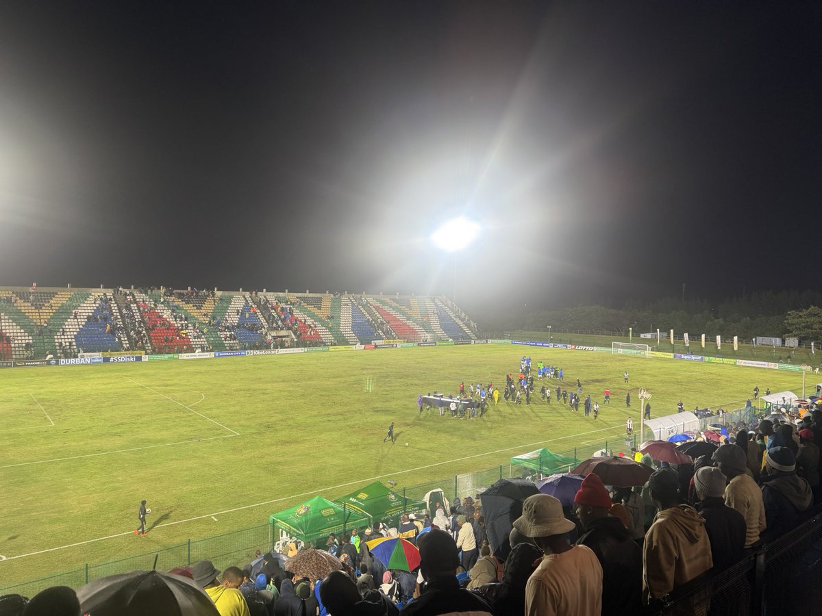 FARPostZA's tweet image. 𝐑𝐈𝐂𝐇𝐀𝐑𝐃𝐒 𝐁𝐀𝐘 𝐅𝐂 𝐂𝐑𝐎𝐖𝐍𝐄𝐃 𝐊𝐙𝐍 𝐏𝐑𝐄𝐌𝐈𝐄𝐑’𝐒 𝐂𝐔𝐏 𝐂𝐇𝐀𝐌𝐏𝐈𝐎𝐍𝐒

Richards Bay FC clinched the KZN Premier&apos;s Cup with a 1-0 win against Durban City in the final, thanks to Tshepo Mabua&apos;s late penalty strike.

#FARPost #KZNPremiersCup