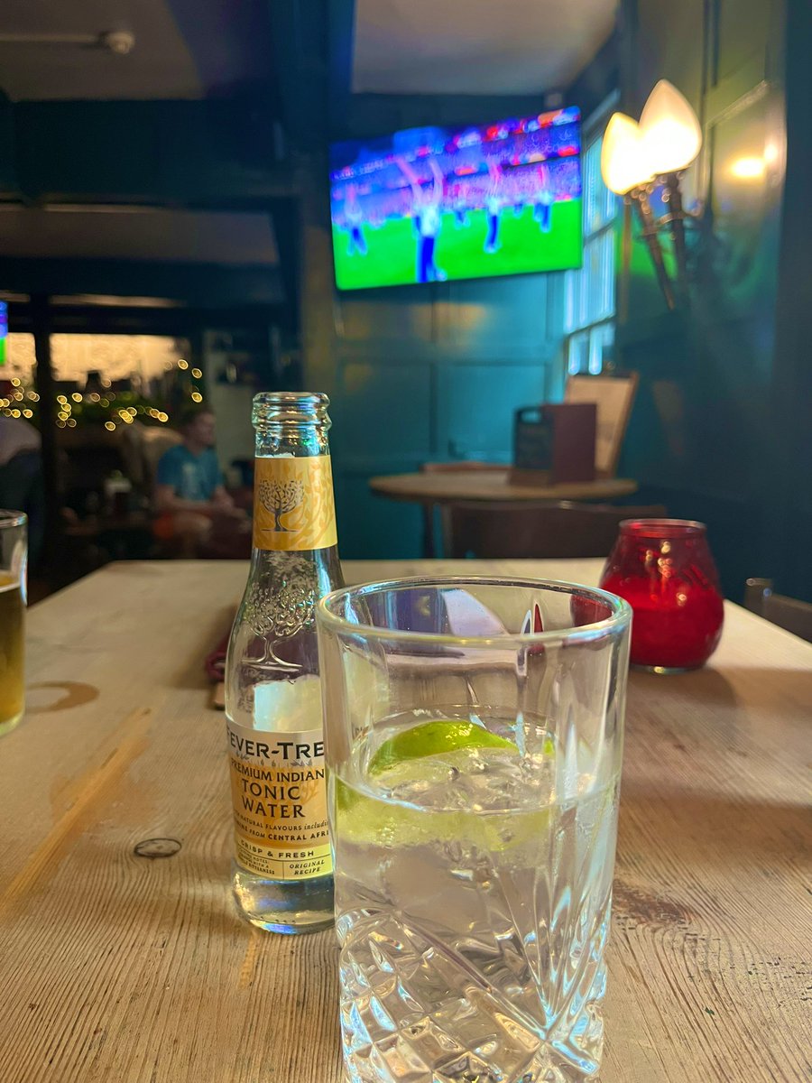 Gin, tonic and the Euros final ⚽️👍🏻