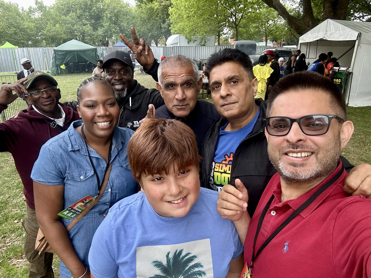 WaseemZaffar's tweet image. What a day at @SimmerDownFest! #Handsworth Park is buzzing with the best reggae, mouth-watering jerk chicken, and incredible Caribbean vibes.
Huge shoutout to the organisers for putting on such a brilliant community event! 🎉 #SimmerDownFestival #CommunityLove #BirminghamEvents